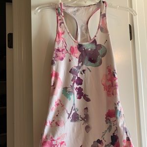 Lululemon tank